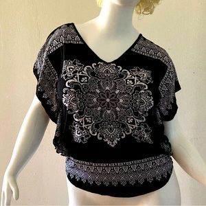 🔥 4 for $20 🔥 Pullover with flutter sleeves